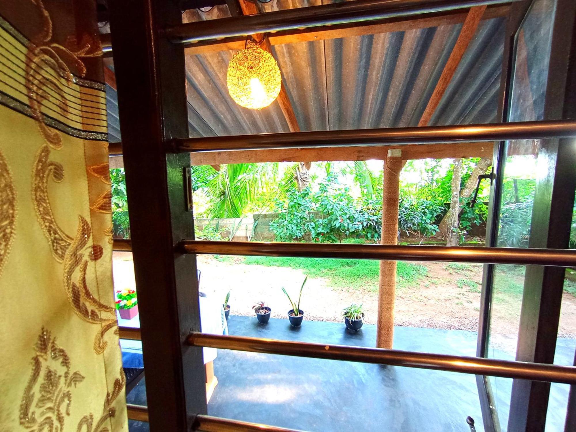 Sasaa Guest House Mirissa Exterior foto