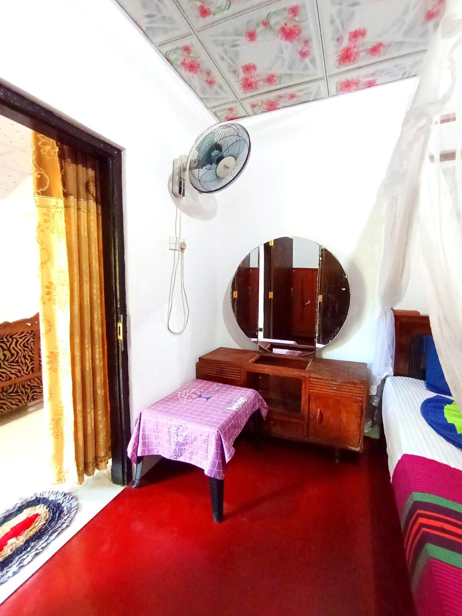 Sasaa Guest House Mirissa Exterior foto